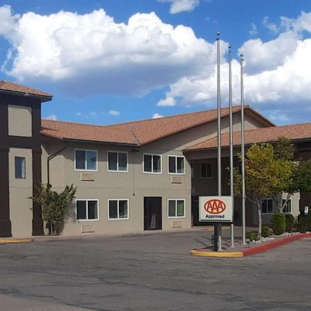 Quality Inn & Suites Grants - I-40 Екстер'єр фото