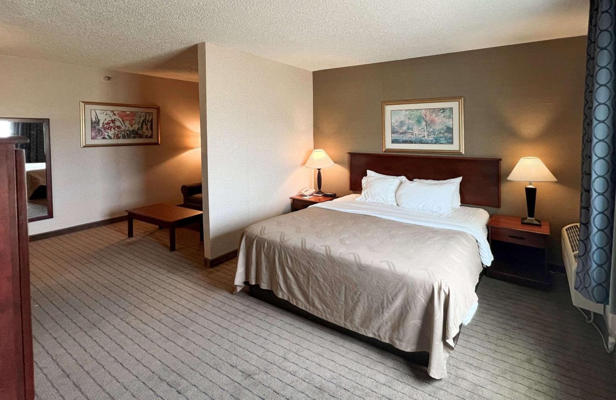 Quality Inn & Suites Grants - I-40 Екстер'єр фото