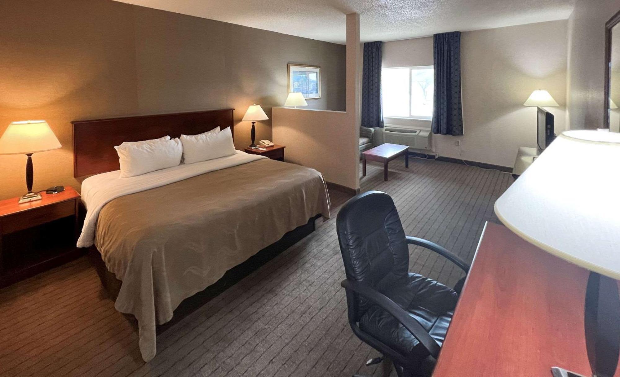 Quality Inn & Suites Grants - I-40 Екстер'єр фото